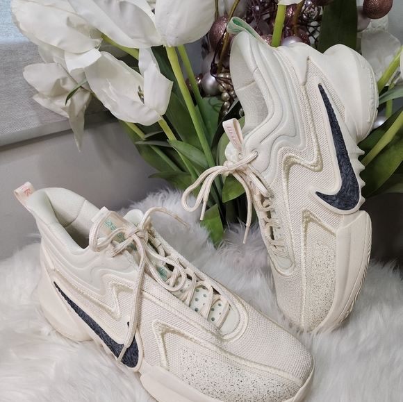 Nike Cosmic Unity 2Basketball Shoes Brand new - Picture 3 of 11